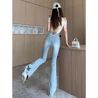 Quần jeans nữ cạp cao ống loe thêu bướm, ống rộng thời trang 2.025, chỉ 129k 5 Quần jeans nữ cạp cao ống loe thêu bướm, ống rộng thời trang 2.025, chỉ 129k 5