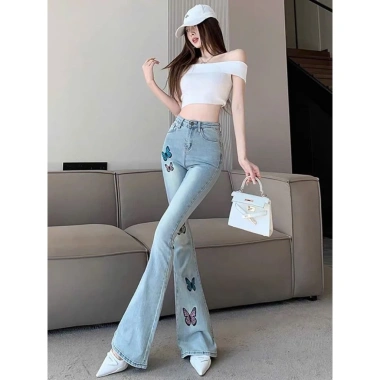Quần jeans nữ cạp cao ống loe thêu bướm, ống rộng thời trang 2.025, chỉ 129k