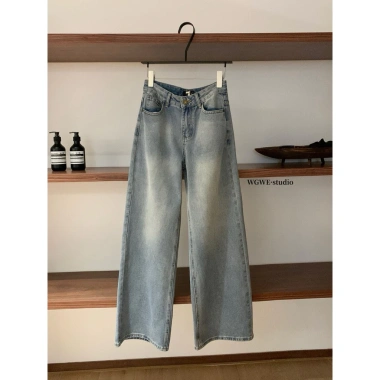 Quần jeans nữ ống đứng màu sáng, rộng rãi thoải mái - Chỉ 390.000đ, giảm 117.000đ 2 Quần jeans nữ ống đứng màu sáng, rộng rãi thoải mái - Chỉ 390.000đ, giảm 117.000đ 2