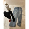 Quần jeans nữ ống đứng màu sáng, rộng rãi thoải mái - Chỉ 390.000đ, giảm 117.000đ 4