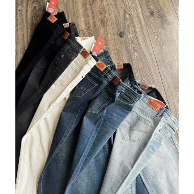Quần Jeans Ống Đứng Trơn 9 Tấc - Ảnh Tự Chụp Giá Giảm 370,000 VND, Thon Gọn