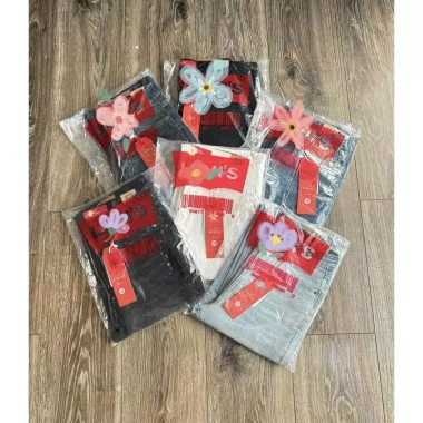 Quần Jeans Ống Đứng Trơn 9 Tấc - Ảnh Tự Chụp Giá Giảm 370,000 VND, Thon Gọn
