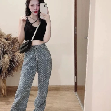 Quần Jeans Ống Rộng Thêu Nổi Quảng Châu - Giá 500,610 VND, Giảm còn 407,000 VND