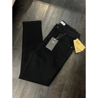 Quần Jeans Skinny Đen 9 Tấc Dài - Giá Giảm 360k, Phong Cách Tự Tin