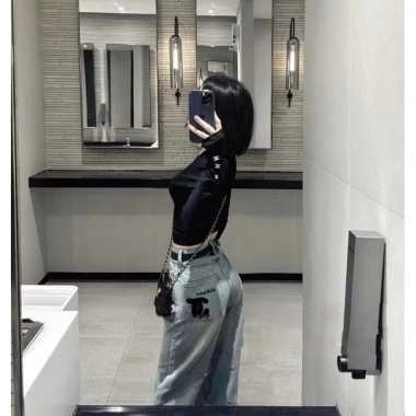 Quần Jeans Suông Thêu X Đen QJSTXD Giá 400k - Giảm Giá, Độ Bền và Phong Cách