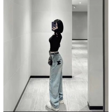 Quần Jeans Suông Thêu X Đen QJSTXD Giá 400k - Giảm Giá, Độ Bền và Phong Cách