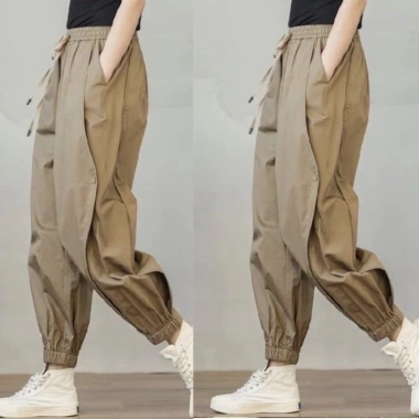 Quần jogger kaki nam‑nữ dáng thể thao, chất mềm basic, giảm giá 20% chỉ 122.200₫