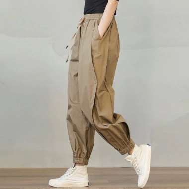 Quần jogger kaki nam‑nữ dáng thể thao, chất mềm basic, giảm giá 20% chỉ 122.200₫