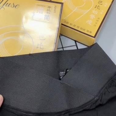Quần legging hộp vàng full box - Co giãn tốt, thời trang, giảm 18% còn 114.560₫ 4