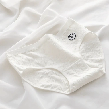 Quần Lót Nữ Cotton Co Giãn Mềm Mại, Chip Thêu Dễ Thương AMYBRA LA68 35.000