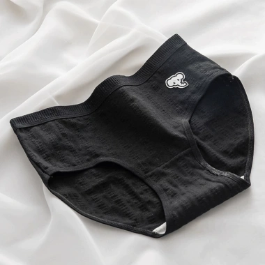 Quần Lót Nữ Cotton Co Giãn Mềm Mại, Chip Thêu Dễ Thương AMYBRA LA68 35.000
