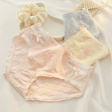 Quần Lót Nữ Cotton Mềm Họa Tiết Nổi, Chip Ren Viền Bèo AMYBRA L2.861 - 53.000₫ 5 Quần Lót Nữ Cotton Mềm Họa Tiết Nổi, Chip Ren Viền Bèo AMYBRA L2.861 - 53.000₫ 5