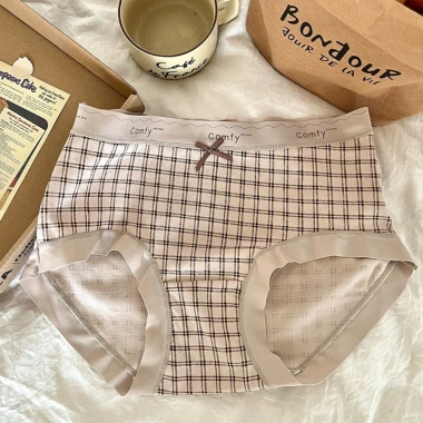 Quần lót nữ cotton mềm mại, đáy 2 lớp kháng khuẩn AMYBRA L8.383 - Giá 56.000₫ 10 Quần lót nữ cotton mềm mại, đáy 2 lớp kháng khuẩn AMYBRA L8.383 - Giá 56.000₫ 10