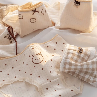 Quần Lót Nữ Cotton Mềm Mịn AMYBRA L120 Họa Tiết Gấu Đính Nơ Giá 35.000₫