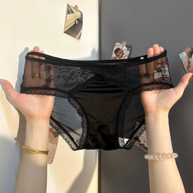 Quần Lót Nữ Gợi Cảm Ánh Sáng Sang Trọng, Kháng Khuẩn Đáy Mỹ, Ren Desire Trong Suốt Satin Lụa – Giá 40.986₫