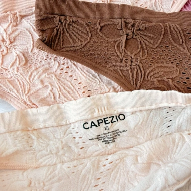 Quần lót nữ lọt khe CAPEZIO, ôm dáng tôn mông, thun mịn thoáng khí - 45.000 VND
