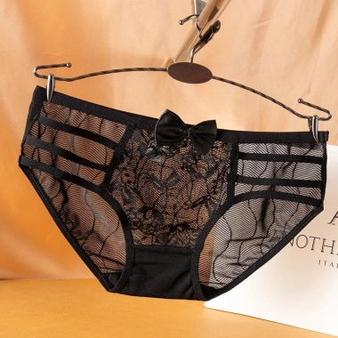 Quần lót nữ ren đen sexy, cao eo thoải mái, không đường may, thiết kế gợi cảm - Giá chỉ 35.000đ