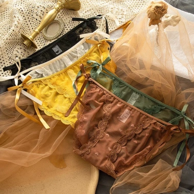 Quần Lót Nữ Ren Sexy Dây Buộc Nơ Họa Tiết Trái Tim FREESHIP Giá Ưu Đãi 35.000