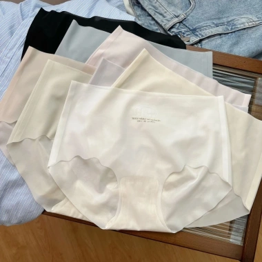 Quần Lót Nữ Su Lụa Tàng Hình Cao Cấp Siêu Mỏng In Chữ Very Sexy A130 Giá 25k