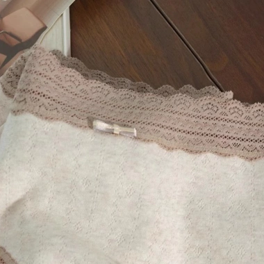 Quần Lót Nữ Viền Ren Cotton Cạp Cao Thấm Hút AMYBRA L5.509 - Giá ưu đãi 33.000₫ 7 Quần Lót Nữ Viền Ren Cotton Cạp Cao Thấm Hút AMYBRA L5.509 - Giá ưu đãi 33.000₫ 7