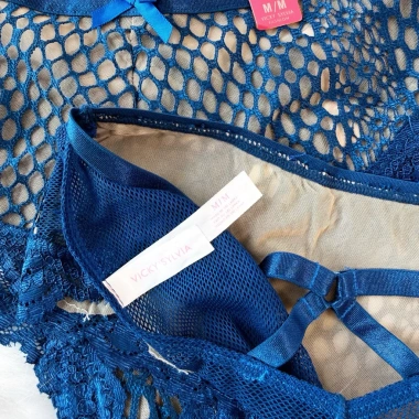 Quần Lót Ren Lưới Vicky Sylvia Cao Cấp Sexy Không Viền Co Giãn 4 Chiều Ôm Dáng, Mềm Mịn, Xuất Túi Riêng - Giá 49.000₫