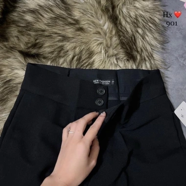 Quần ống loe công sở nữ, cạp cao 2 khuy, màu đen, vải tuyết mưa, dáng hack - phù hợp đi học và làm việc 3 Quần ống loe công sở nữ, cạp cao 2 khuy, màu đen, vải tuyết mưa, dáng hack - phù hợp đi học và làm việc 3