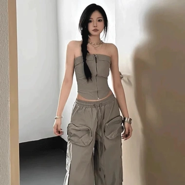 Quần Ống Rộng mới áo Mỹ, quần yếm trễ vai tôn dáng, bộ hở vai Hot Girl Retro G4S8 - giảm giá 20% 276,480₫ 2 Quần Ống Rộng mới áo Mỹ, quần yếm trễ vai tôn dáng, bộ hở vai Hot Girl Retro G4S8 - giảm giá 20% 276,480₫ 2