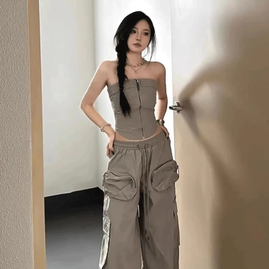 Quần Ống Rộng mới áo Mỹ, quần yếm trễ vai tôn dáng, bộ hở vai Hot Girl Retro G4S8 - giảm giá 20% 276,480₫ 10 Quần Ống Rộng mới áo Mỹ, quần yếm trễ vai tôn dáng, bộ hở vai Hot Girl Retro G4S8 - giảm giá 20% 276,480₫ 10