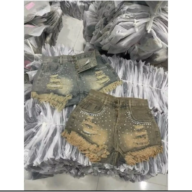 Quần short jean nữ lưng cao 4 nút đính đá, rách kiểu siêu hack Denim Pants