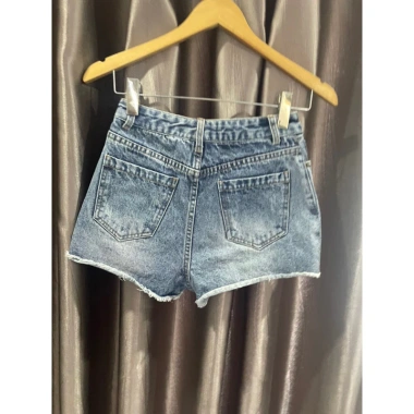 Quần short jean tim size S giá rẻ, hàng đã qua sử dụng, giảm còn 380.000đ