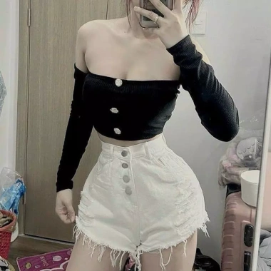 Quần short jeans nữ rách 4 nút lưng cao - Giá ưu đãi 129,000₫