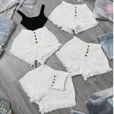 Quần short jeans nữ rách 4 nút lưng cao - Giá ưu đãi 129,000₫