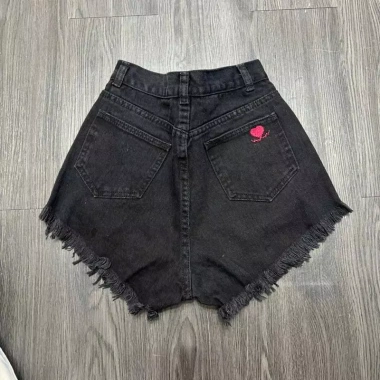 Quần Short Jeans Thêu Tim Rách Lưng Cao Tôn Dáng - Giá 129.000đ (Giảm 22%)
