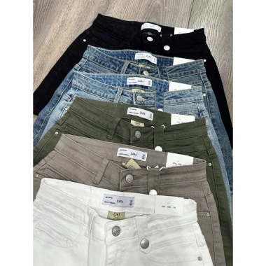 Quần Short Jeans Trơn Đai Lưng ZR - Phong Cách Hiện Đại, Giá Ưu Đãi 288k