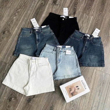 Quần Short Jeans Trơn Túi Ngang ZR - Ảnh Tự Chụp, Giá 403.000, Giảm còn 310.000