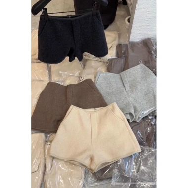 Quần short nữ đen kiểu Hàn Quốc ôm sát, len mềm mại, thời trang thu đông, chỉ 240.000đ 3