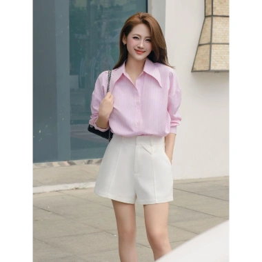 Quần Short Nữ JOVEN Nira Lưng Cao, Nắp Túi Giả, Hai Bên Sườn - Giá Ưu Đãi 494k 3 Quần Short Nữ JOVEN Nira Lưng Cao, Nắp Túi Giả, Hai Bên Sườn - Giá Ưu Đãi 494k 3