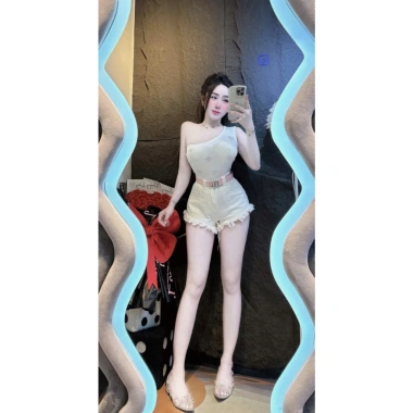 Quần shorts jean nữ trắng trơn, túa rua lưng cao, giá chỉ 129.000 VNĐ 2