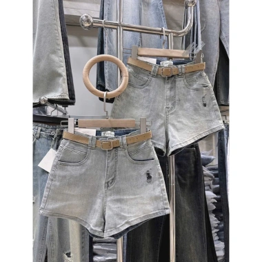 Quần sọt đùi bò jean nữ lưng cao co dãn, thêu AH thời trang, chỉ 159.000đ 3 Quần sọt đùi bò jean nữ lưng cao co dãn, thêu AH thời trang, chỉ 159.000đ 3