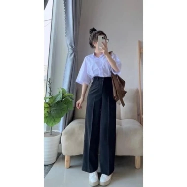 Quần tây ống rộng lưng cao dài dáng công sở màu đen vải mềm cạp cao, giá ưu đãi 69.000₫ 3 Quần tây ống rộng lưng cao dài dáng công sở màu đen vải mềm cạp cao, giá ưu đãi 69.000₫ 3