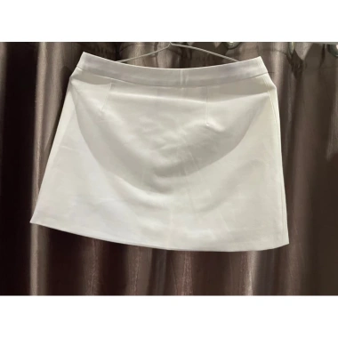 Quần váy thanh lý size 36 giá 250.000đ giảm mạnh, thời trang trẻ trung