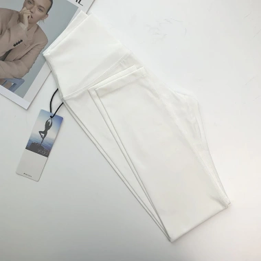 Quần Yoga Nữ Cạp Cao Thun Lạnh Co Giãn 4 Chiều - Nâng Mông Ôm Đẹp, Giá 540k 9