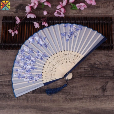 Quạt gấp lụa thân gỗ sang trọng, cổ điển khiêu vũ, chất lượng cao - 47.443₫ 4