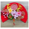 Quạt giấy đỏ trang trí Tết - Decor góc Tết sang trọng, kèm móc treo, giảm giá 120.000₫ giá gốc 148.800₫ 6