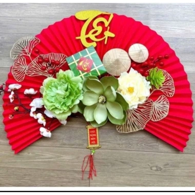 Quạt giấy đỏ trang trí Tết - Decor góc Tết sang trọng, kèm móc treo, giảm giá 120.000₫ giá gốc 148.800₫ 9