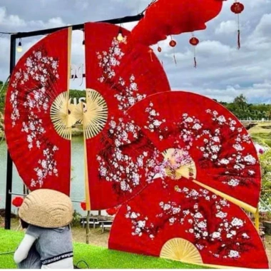 Quạt Giấy Hoa Anh Đào 110cm Treo Tường - Trang Trí Tết Nhà Hàng, Quán Cà Phê, Văn Phòng, 190k
