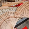 Quạt Gỗ Cầm Tay Dây Tua Rua Decor Kim Vinh Trang Trí Tết Giá 40.500₫ Giảm Sốc 3