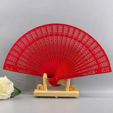 Quạt Gỗ Cổ Trang 2 Màu Be Đỏ - Phụ Kiện Chụp Ảnh, Múa Áo Dài, Giá 35.000 VND TISORA 2