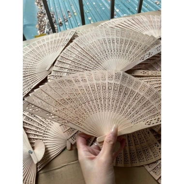 Quạt Gỗ Cổ Trang Giá Rẻ 18.000 - Phụ Kiện Chụp Ảnh, Trang Trí Oánh Lễ & Tết 5