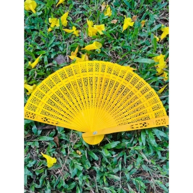 Quạt Gỗ Gấp và Xếp Cổ Trang Đủ Màu Set Trang Trí Tết 2.026 - Giá 7.000đ 5